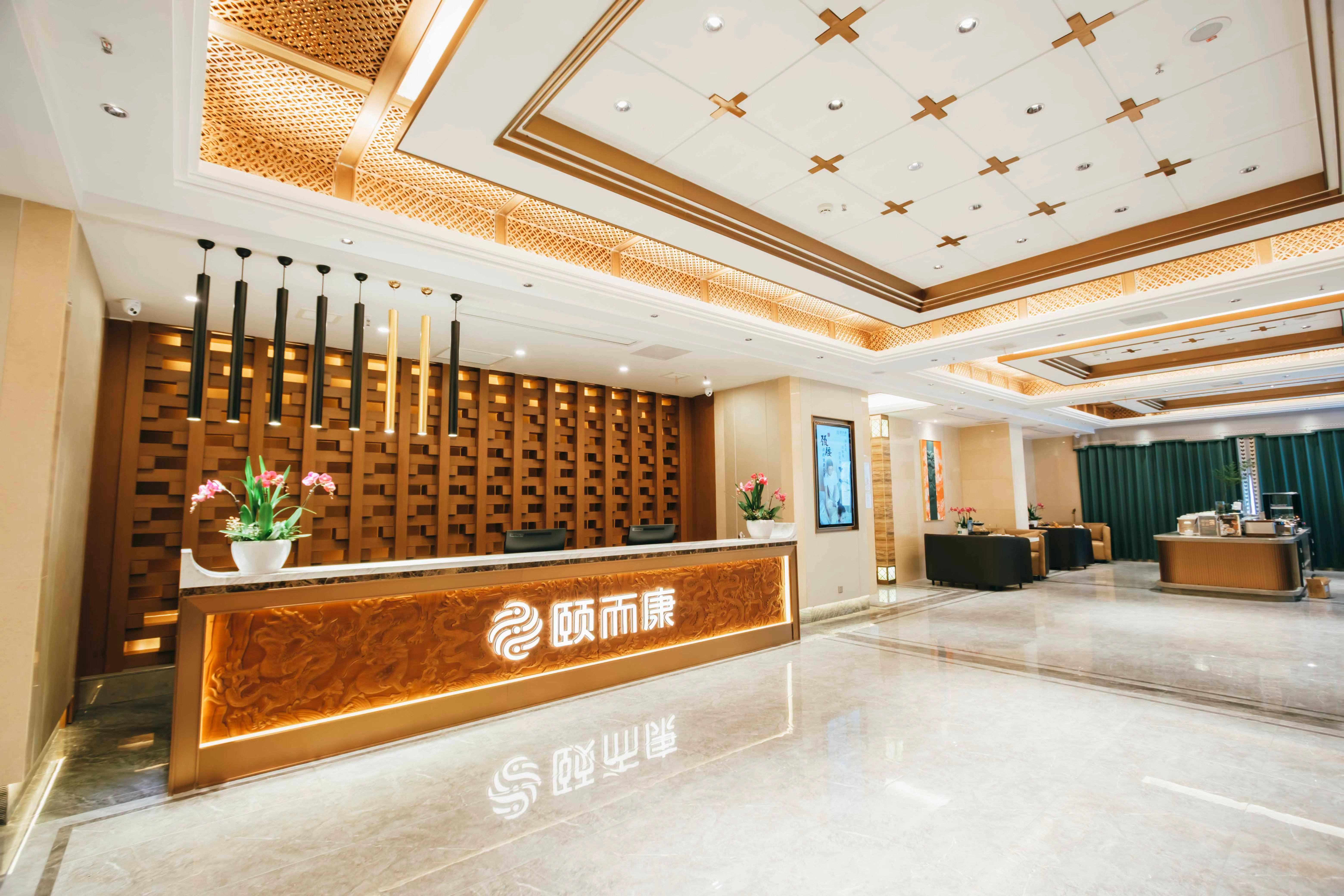 懷化天星東路（lù）翡翠（cuì）灣店